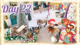 Schleich 2021 Horse Club amp Farm World Advent Calendar Unboxing  Day 22  Schleich Christmas [upl. by Ahslek]