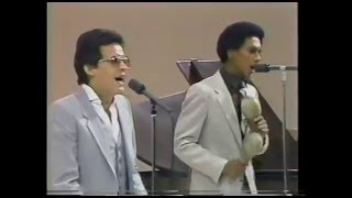 Hector Lavoe quotAlejatequot LiveEn vivo [upl. by Ettevahs]