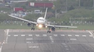 Awkward crosswind landings  AMAZING [upl. by Bunnie]