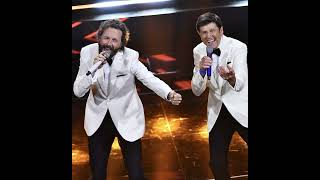 Gianni Morandi Jovanotti  Medley Sanremo 2022 [upl. by Davies]