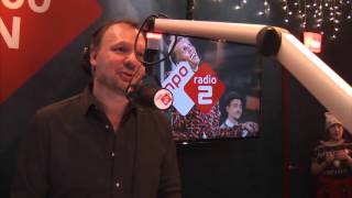 Huwelijksaanzoek in het Top 2000 café   Top 2000  Npo Radio 2  Extra [upl. by Albina]