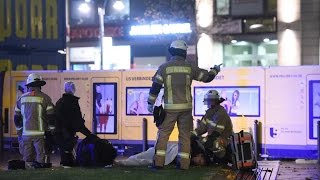 Berlin Alexanderplatz Messerstiche unterm Fernsehturm 2 Jugendliche im Krankenhaus [upl. by Meares]