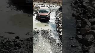 Thodi offroading ho jaye 🫶🏻 ford ecosport offroading sarchu music [upl. by Ydac]