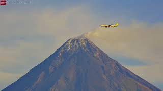 Aug 15 2024 Passenger Jet flies below Mayon Volcano Philippines [upl. by Athena]