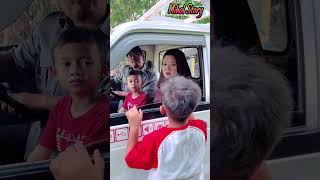 NUMPANG MOBIL PAK ASEPDUDUK DI BAK MOBIL😁🙏 trending comedy humorlucu funny ngeshortsbareng [upl. by Iadahs482]