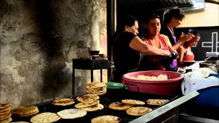 Las Pupusas una delicia de nuestro El Salvador Impresionante [upl. by Artenahs215]