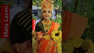 Mahalaxmi status  Navratri Special  Veshabhusha  Navalakhay Lobadiyaliyu  Kirtidan Gadhvi [upl. by Ettelorahc]