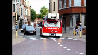 Brandweer Antwerpen  Reserveladder 32 door centrum Burcht [upl. by Bunch]