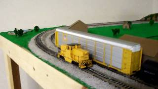 Review of the HO scale Bachmann GE 44 ton switcher [upl. by Nortal]