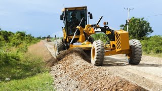 Technique For Pushing Gravel For Base Course Road Construction Using A Heavy SANY STG190C8S Grader [upl. by Aneehsirk587]