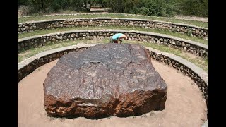 DIFERENÇAS METEORITO □ Hoba – o maior meteorito e bloco de ferro natural da Terra □ shorts [upl. by Meurer]