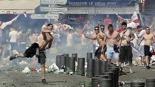 Euro 2016  nouveaux heurts très violents entre hooligans à Marseille [upl. by Nomzzaj22]