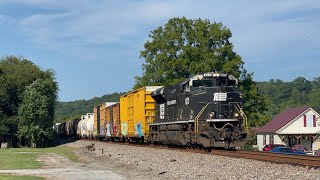 NS 1073 Penn Central Heritage Leads Manifest 17909 on 81024 [upl. by Klepac]