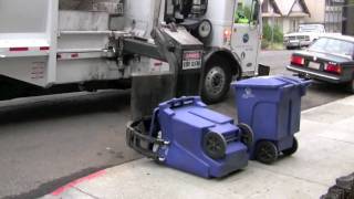 SideLoading Garbage Truck [upl. by Ferguson961]