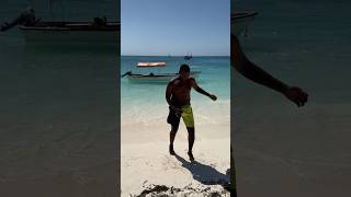 ВАНЯ ДИРЕКТОР занимается спортом 😂😂серегазанзибар zanzibar zanzibarserega kendwa остров [upl. by Constant]