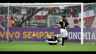 Bahia 1 X 1 Ponte Preta Gols de William e Fernandão 6102013 [upl. by Yhtomit165]