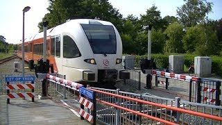 Spoorwegovergang Harlingen  Dutch railroad crossing [upl. by Sadonia]