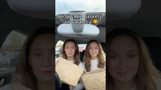 Vi gör boo baskets till varandra🎃boobasket twins youtubeshorts [upl. by Leehar]