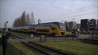 Spoorwegovergang GeleenLutterade  Dutch railroad crossing [upl. by Sergent993]