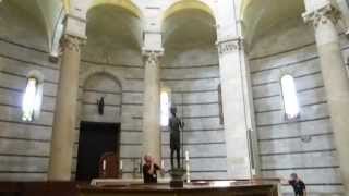 Gesang im Baptisterium von Pisa 240813 [upl. by Eiramanin]