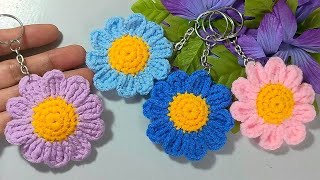 CROCHET KEYCHAIN  HOW TO CROCHET DAISY FLOWER KEYCHAIN  DAISY FLOWER TUTORIAL FOR BEGINNERS [upl. by Eldwun]