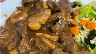 Receita de iscas de carne ao molho madeira simples e fácil [upl. by Aryhs761]