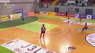 Goalkeeper epic fail in Portugal futsal championship [upl. by Flann373]