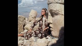 nemrut dağı  Models posing in Türkiye Photographed by Henry Clarke for Vogue magazine 1966 [upl. by Aedrahs931]