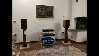 Crystal Rack 4  MA5300  Sonus Faber Aminima Amator [upl. by Adnilak]