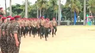 O SARGENTO LENDÁRIO 66 DESFILANDO DE BICICLETA NA FORMATURA PARAQUEDISTA CANCOESDETFM [upl. by Rifkin]