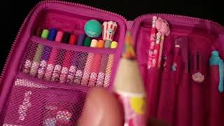 What is in my smiggle pencil case [upl. by Annoyik]