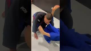 JiuJitsu Omoplata com estrangulamento bjj worldcombat jiujitsu [upl. by Dnyletak]