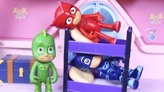 ⚡ PJ MASKS ⚡ Gatuno y Gekko van a dormir a casa de Buhita  Héroes en pijama en español [upl. by Byrn529]