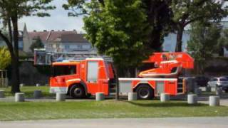 Drehleiter DL 2 der Beufsfeuerwehr Linz [upl. by Hyo]