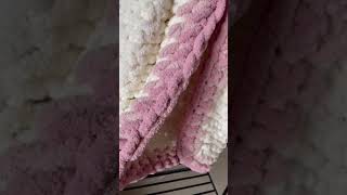 Cozy chenille two tone pink blanket wwwoffbyheartdesigncom chunkyknit knittingmom crochet [upl. by Bores738]