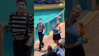 Funny mime SeaWorld Orlando funny seaworldorlando seaworldmime tom comedia seaworld lol [upl. by Gnuhn324]