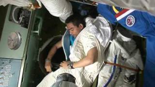 Dr Sheikh Muszaphar Shukor showing how he sleeps in outer space from quotMuslim in Spacequot DVD [upl. by Atirhs]