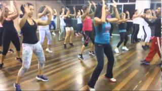 Salsamerengueregueton cumbiabachata en la clase de rumba de Platinum Fitnessf4v [upl. by Collette]