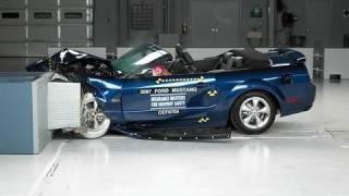 2007 Ford Mustang convertible moderate overlap IIHS crash test [upl. by Laikeze]