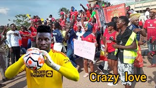 SCENES ¡¡¡ANDRE ONANA HEROIC WELCOME AT UGANDA 🇺🇬 Zimbabwe vs Cameroon [upl. by Yllil8]