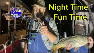 Night Time Fun  Fishing Carp With Catfish Terry [upl. by Nilhtac]