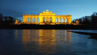 Gloriette Schloss Schönbrunn Sonnenuntergang Wien Zeitraffer Park Abend Nacht Dämmerung [upl. by Ulu]