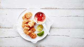 Fishnuggets van hondshaai met pikante mayonaise [upl. by Enaej853]