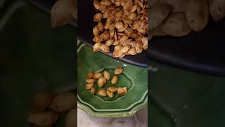 Air Fryer Pumpkin Spice Pumpkin Seeds 🎃 Shorts [upl. by Myke]