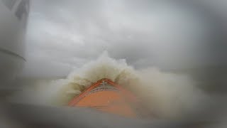 Storm op het IJsselmeer [upl. by Orsa56]