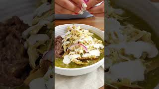 Cómo hacer chilaquiles verdes por menos de 100 pesos  Recetas Mexicanas  Cocina Vital [upl. by Ranger]