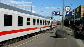 Bremen Hbf Zugabfertigung und Ausfahrt IC 2135 aus Gleis 3 [upl. by Tamqrah]