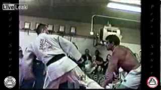 250lb BodyBuilder Vs 150lb JiuJitsu BlackBelt [upl. by Oivaf]