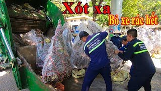 Toàn cảnh chiều 30 Tết tiểu thương đập phá hoa tết vứt hàng trăm chậu Đào Bắc vào xe rác ở Sài Gòn [upl. by Norag494]