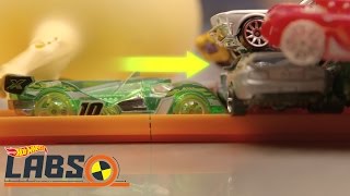 Action geladen  Hot Wheels Labs  HotWheels [upl. by Lewej26]